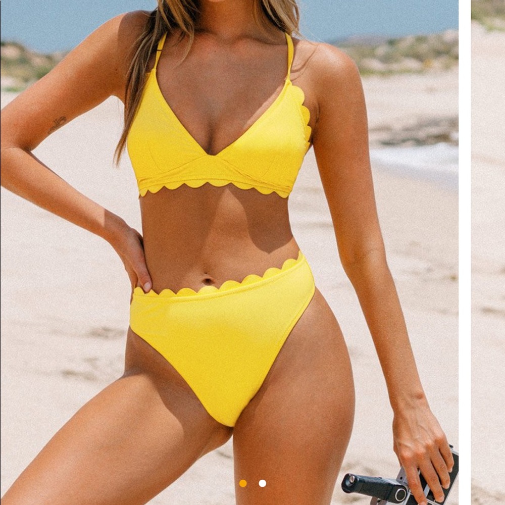 CUPSHE - Shangrila Solids Scalloped Lace Back Bikini